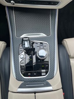 BMW X5 M50i - 11