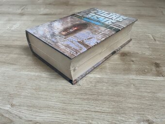 Kniha Pilíře země Ken Follett - NOVÁ - 11