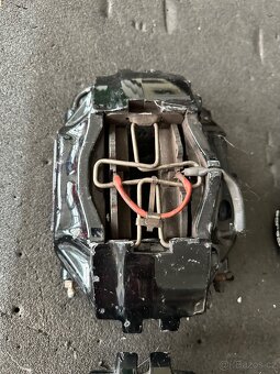 Porsche 911, 964 brzdové třmeny - 11