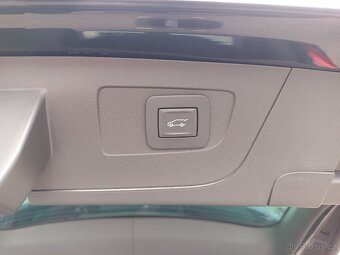 Opel Insignia Sports 2.0CDTI 128kW Aut. Tažné Full LED ACC - 11