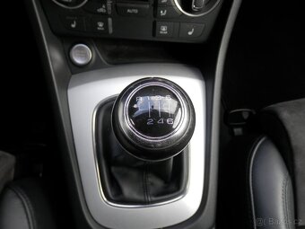 Audi Q3 2.0TDi Quattro, Navi, Tažné, Bezklíčové - 11