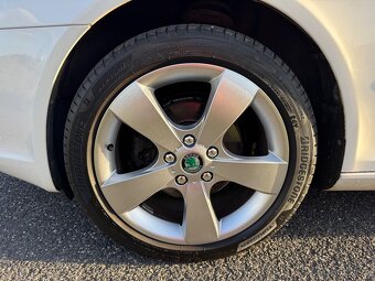 ŠKODA OCTAVIA II 1.6 TDI COMBI/ZÁRUKA/PODZIMNÍ SLEVA - 11