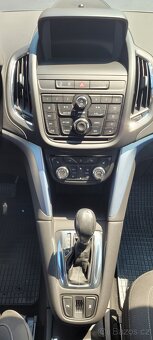 Opel Zafira 1,4i 103kW benzín Automat - 11
