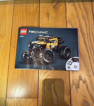 LEGO Technic 42099 4x4 Off-Roader - 11