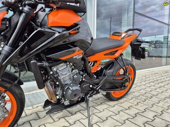 KTM 890 Duke GP - 11