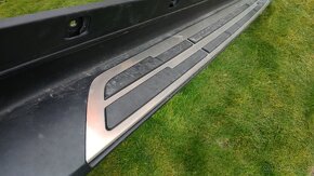 Toyota Highlander 4 IV 2020 - plastovy podbeh prah stupacka - 11