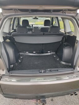 Mitsubishi Outlander 2,2 DiD 4WD 130kW/177k, manuál 6 st. - 11