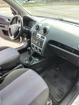 Ford Fusion 1.4 tdci - 11