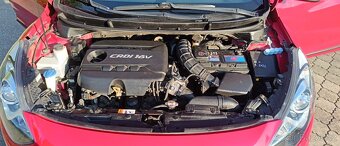Hyundai i30 CRDi 1,6 CW combi diesel - 11
