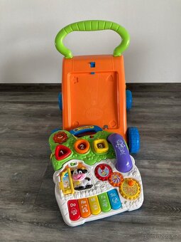 Chodítka a hrací stolek - 11