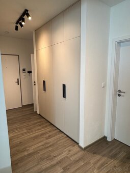 Prodej nadstandardně vybaveného bytu 3+kk v Kroměříži s lodž - 11