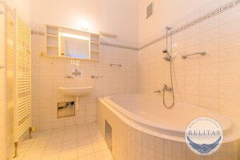 Pronájem bytu 3+1 98 m², U smaltovny 17, Praha 7 - Holešovic - 11