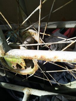 Kára s kolama z motocyklu.. - 11