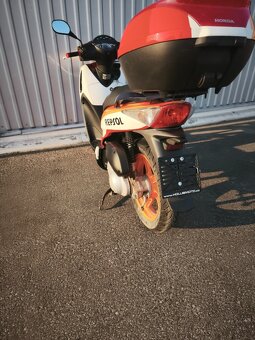 Honda SH 125i REPSOL (2007) VÝPRODEJ - 11