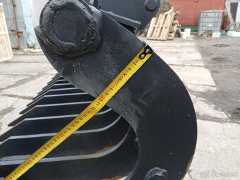 roštové třidící hrábě š.150cm pro stroje JCB - 11