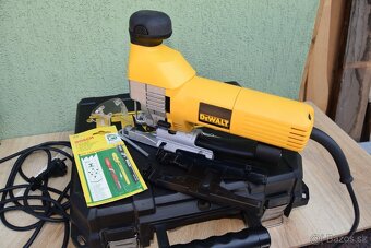 Přímočará pila Dewalt 323 K - 11