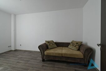 Prodej samostatného přízemního bytu 2kk se zahrádkou ve Vrch - 11
