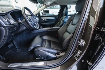 Volvo V90 2021 B4 145kW aut. Momentum Pro, Cz,DPH,Servis - 11