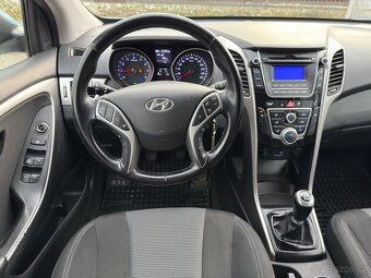 Hyundai i30 1,6i 88kW Trikolor - 11