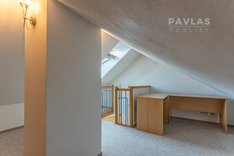 Pronájem velkého bytu 2+1, 94 m² s terasou 16 m² a vlastním  - 11