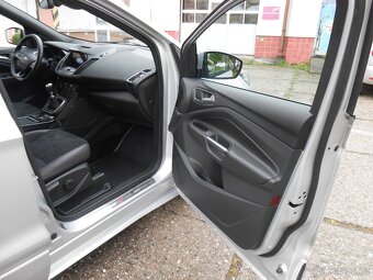 Prodám Ford KUGA ST-LINE 2.0 TDCi 110kW 4X4 - 11
