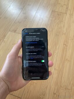 Apple iPhone XR 128gb-baterie 73%-foto neostří-prasklý - 11