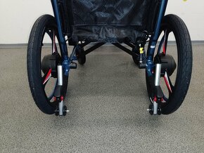 ODLEHČENÝ ELEKTRICKÝ SKLÁDACÍ INVALIDNÍ VOZÍK - 11