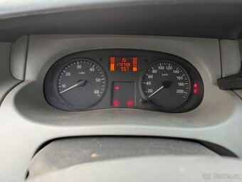 Renault Trafic 2.5 dCi - 11