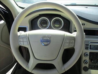 VOLVO XC70 D5 151kw AWD Momentum Kinetic 07/2010 - 11