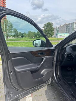 Jaguar F-Pace, 3.0 Portfolio AWD Pano - 11