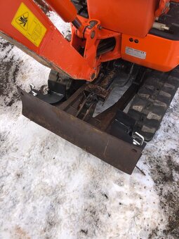 Minibagr Kubota U10 s nulovým přesahem zádě - 11