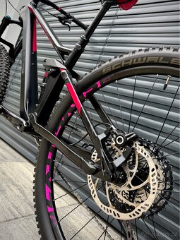 CUBE Sting WS 140 HPC RACE, vel. S, 27.5” - 11