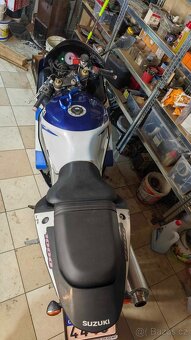 Suzuki GSX-R 1000 K1 - 11