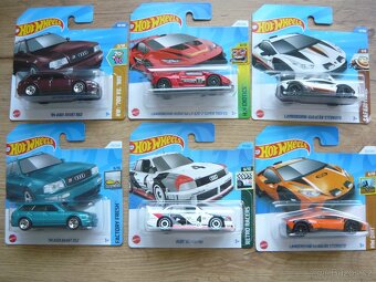 AUTÍČKA HOT WHEELS - 11