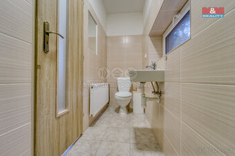 Prodej hotelu, penzionu, 272 m², Jesenice, ul. U Vel rybníka - 11