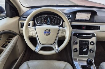 VOLVO S80 D4 120 KW 5-VÁLEC XENON NAVI MANUÁL  1MAJITEL - 11