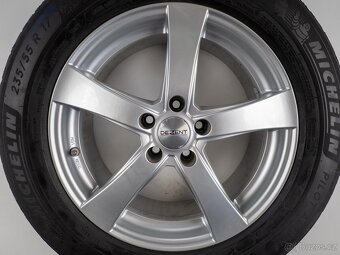 Ford Kuga - 17" alu kola - Zimní pneu - 11