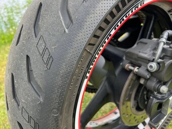 Yamaha MT-10 - 11