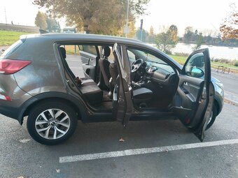 Kia Sportage 2.0CRDI - 11