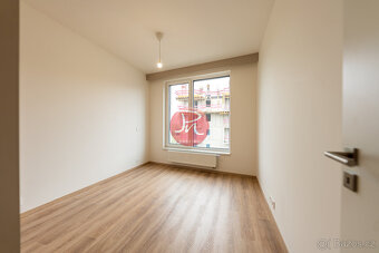 Pronájem nadstandardního bytu 4kk, s terasou 142,38m² v rezi - 11