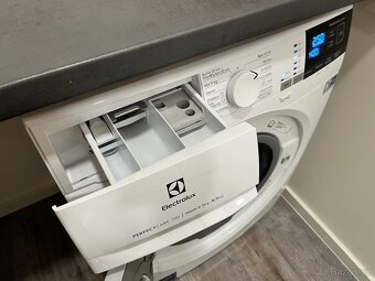 Pračka se sušičkou Electrolux EW7WO448WC - 11