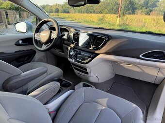Chrysler Pacifica 3,6 RU Čocka Adapttemp 2020 - 11
