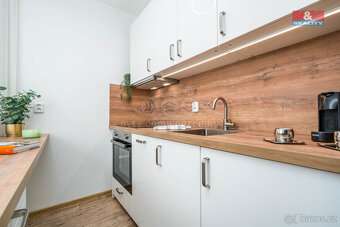 Pronájem bytu 1+kk, 35 m², Hradec Králové, ul. Třebechovická - 11