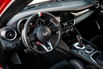 Alfa Romeo Giulia Veloce Ti Sport Q4 - 11