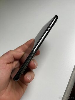 Apple iPhone X 64GB vesmírně šedý - 11