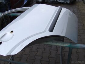 Prodám pravé přední a zadní dveře na Ford Fusion 2004 - 11