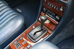 Mercedes-Benz W123 300D Turbodiesel US - 11