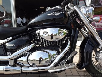 Suzuki C800 Intruder - 11