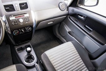 Suzuki SX4 1.5 GLX Urban Line - 11