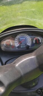 Suzuki Burgman 125 - 11